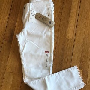 NWT Levi's Ladies 711 Denim Jeans Sz 28 / 6